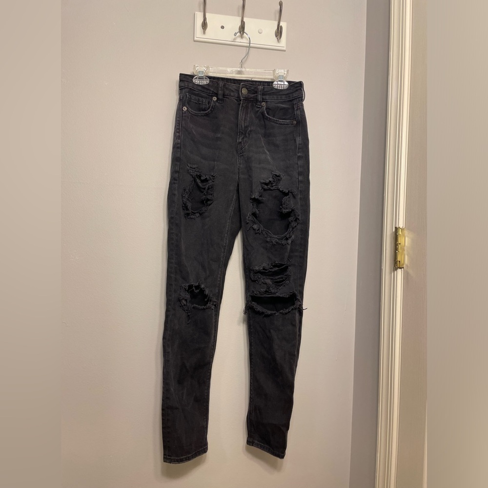 Black distressed skinny jeans